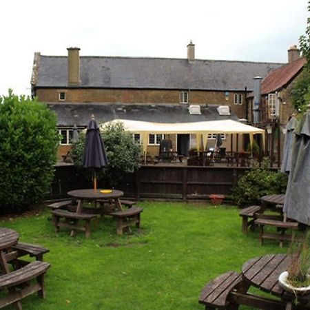 The Fleur-De-Lis Hotel Chiselborough 外观 照片