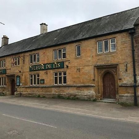 The Fleur-De-Lis Hotel Chiselborough 外观 照片