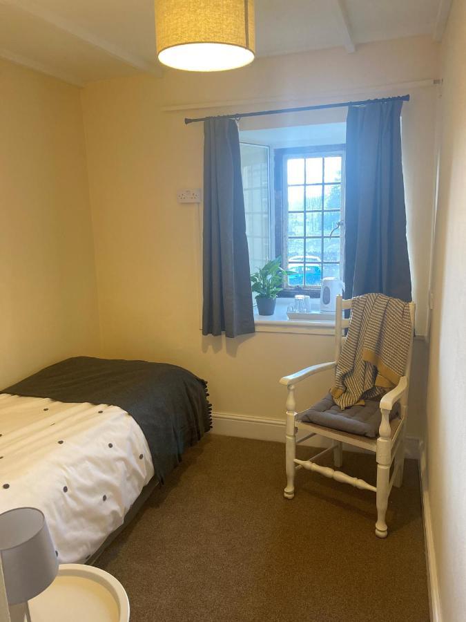 The Fleur-De-Lis Hotel Chiselborough 客房 照片